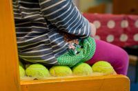 Stuhlprojekt B&auml;lle in der Kindergartenburg Eltville